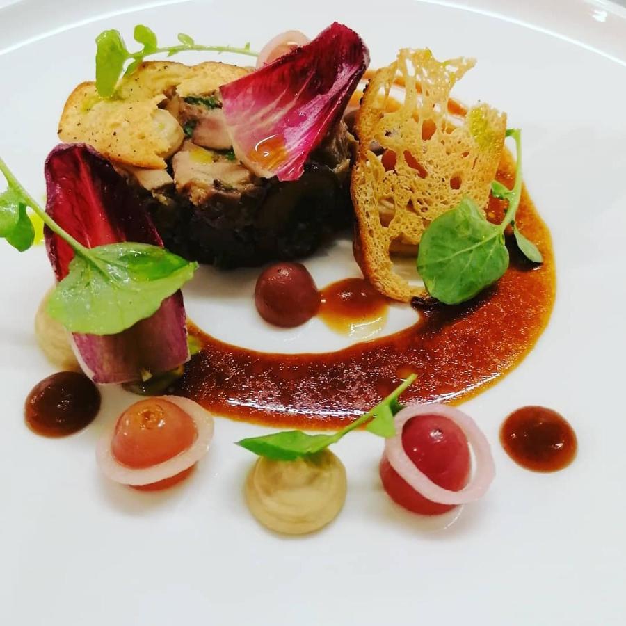 Step House Hotel Borris Bagian luar foto