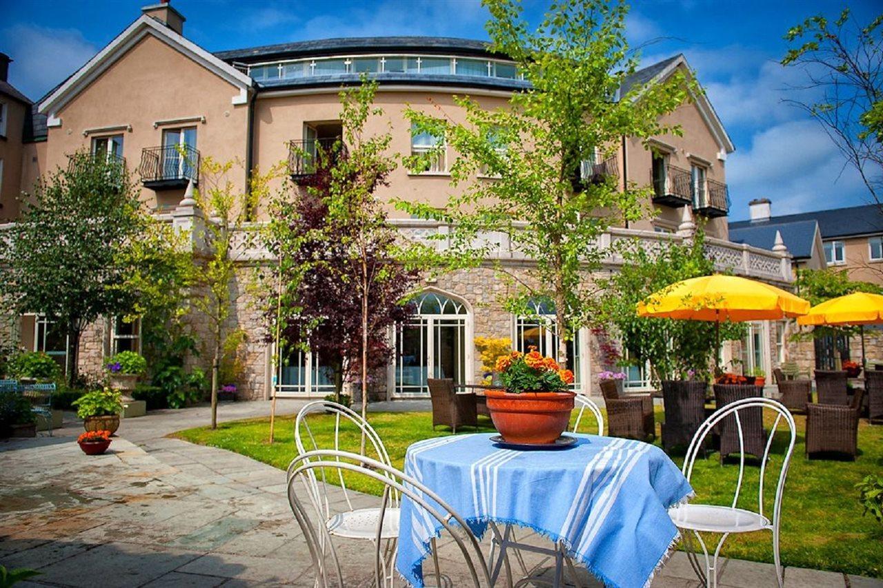 Step House Hotel Borris Bagian luar foto